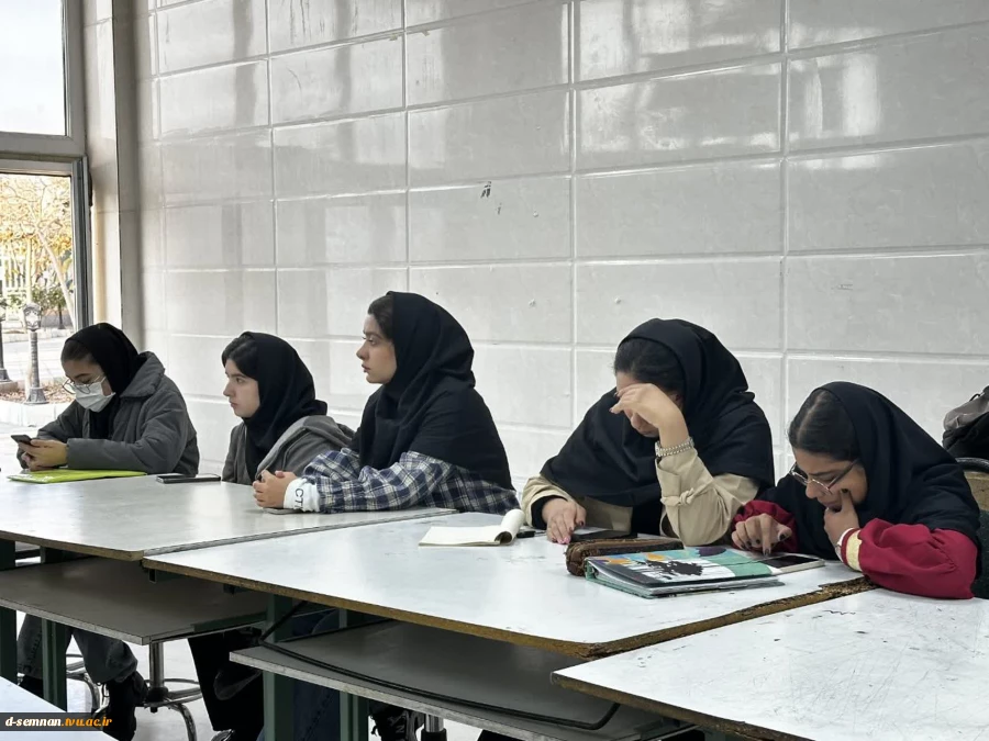 برگزاری سلسله جلسات میزگرد دانشجویی با محوریت مسیر یابی پژوهشی در دانشکده ملی مهارت دختران به مناسبت هفته پژوهش 
 5