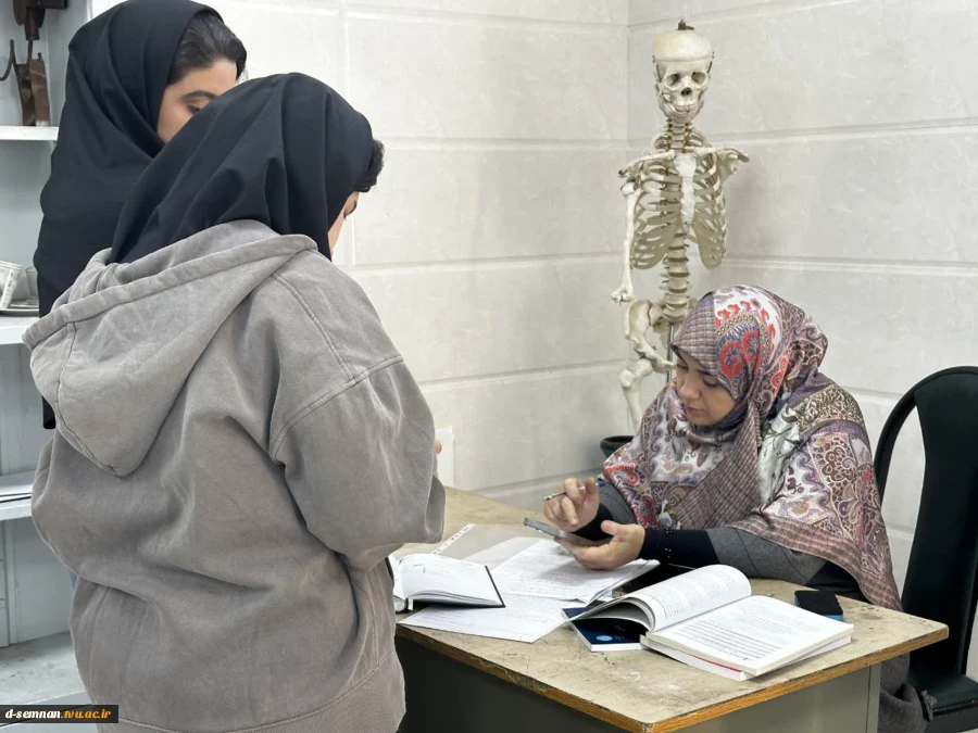 برگزاری سلسله جلسات میزگرد دانشجویی با محوریت مسیر یابی پژوهشی در دانشکده ملی مهارت دختران به مناسبت هفته پژوهش 
 7